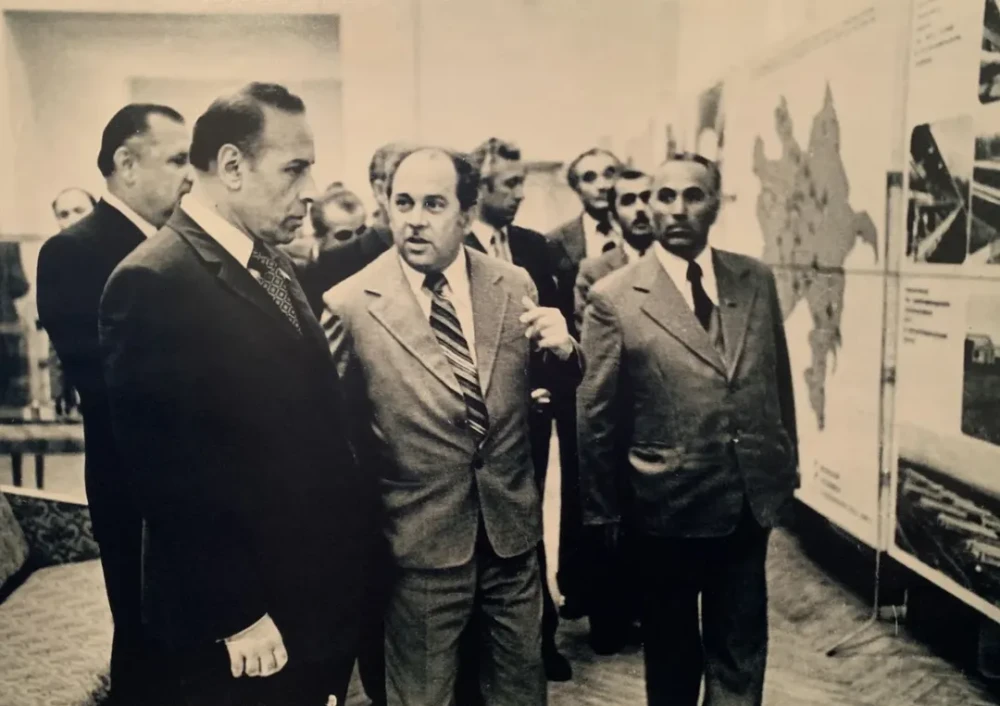 Ulu Öndər Heydər ƏliyevinTarixi Neftçala Səfəri